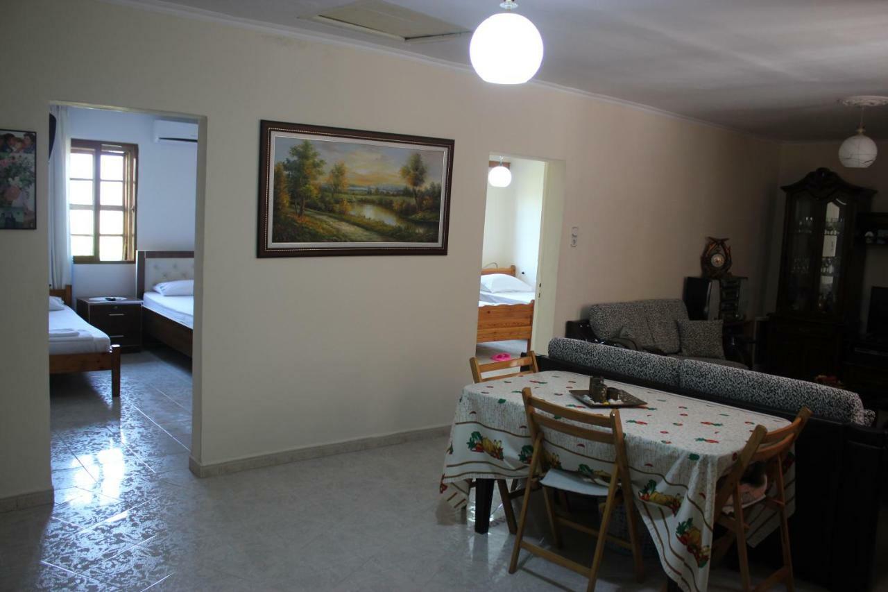 Guest House Toli Inside Berat Castle Exterior photo