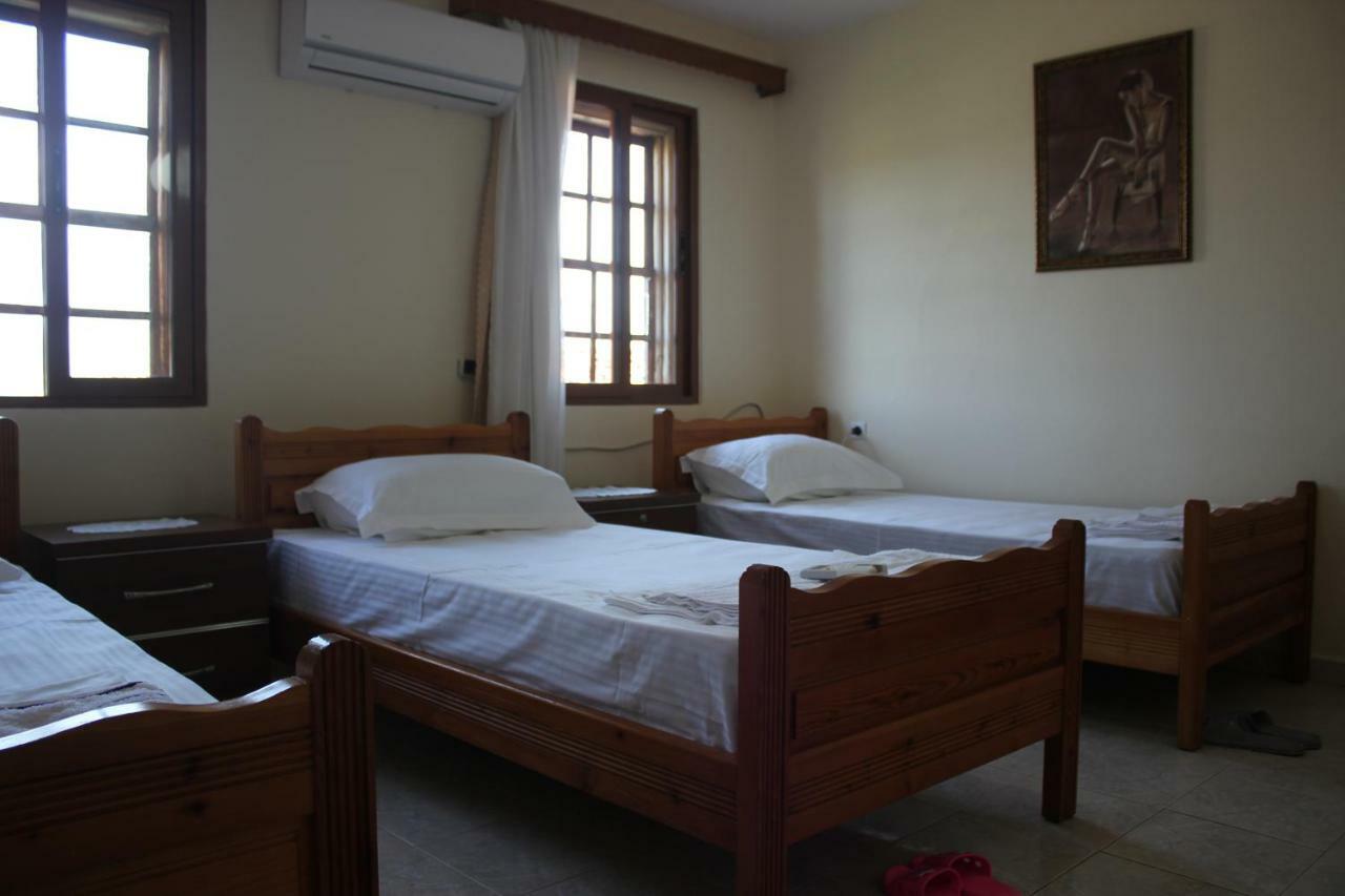 Guest House Toli Inside Berat Castle Exterior photo